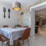 Amazing Home In Kresini *