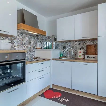Lovely Home In Kresini Holiday home Modrusani