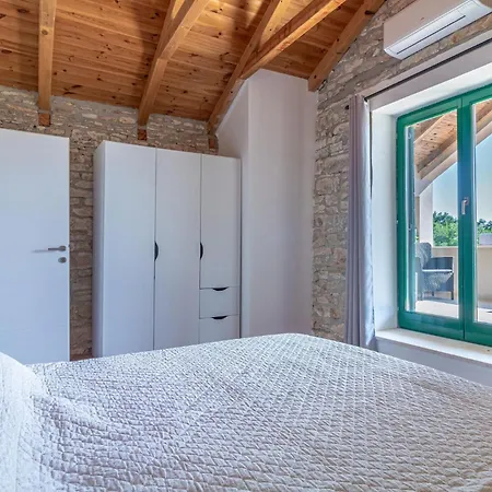 Lovely Home In Kresini Modrusani