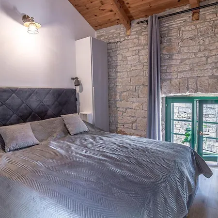 Lovely Home In Kresini * Modrusani